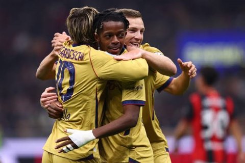 Mbangula tỏa sáng với một cú hat-trick cho Bologna